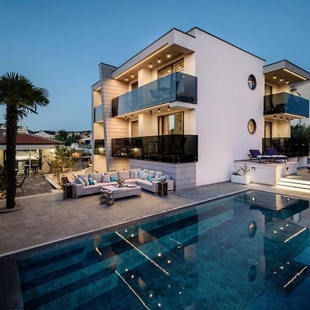 Luxury Apartments In Villa Curiera Malinska Quarto foto